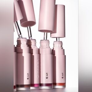 NEW Glossier G Suit Lipstick Creme Lipstick in Jet (Pink)